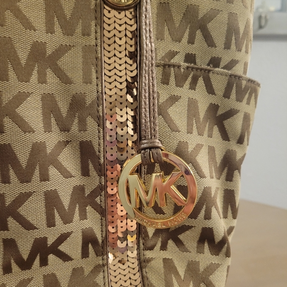 Michael Kors Sequin Stripe EW Tote - Picture 5 of 13
